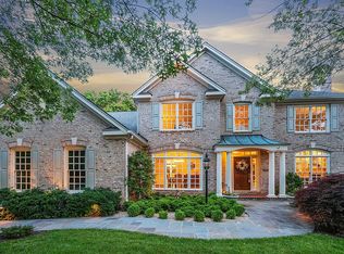 12625 Centurion Ln, Fairfax, VA 22033