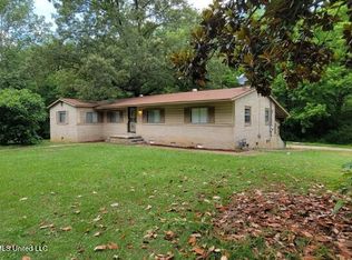 175 Chatham Dr, Holly Springs, MS 38635