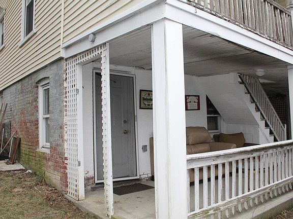 4th image of 94 S Highland Ave