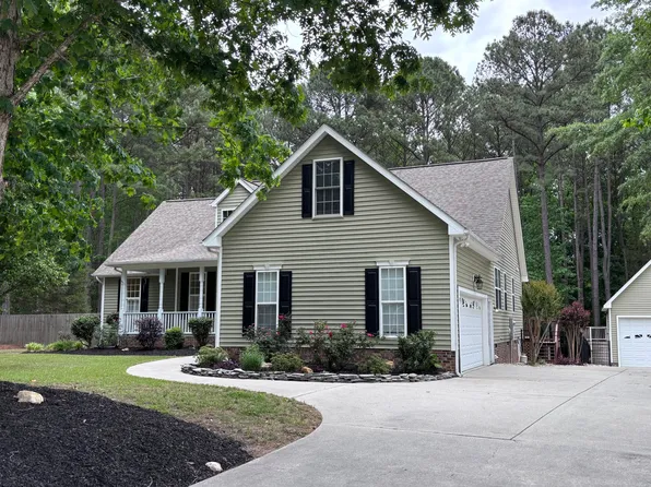 145 Oak Leaf Trl, Youngsville, NC 27596