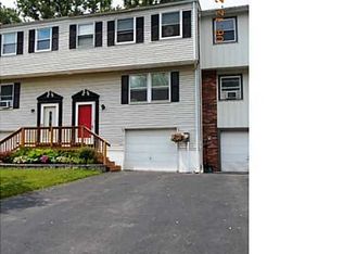 8405B Bramblebush Cir, Liverpool, NY 13090
