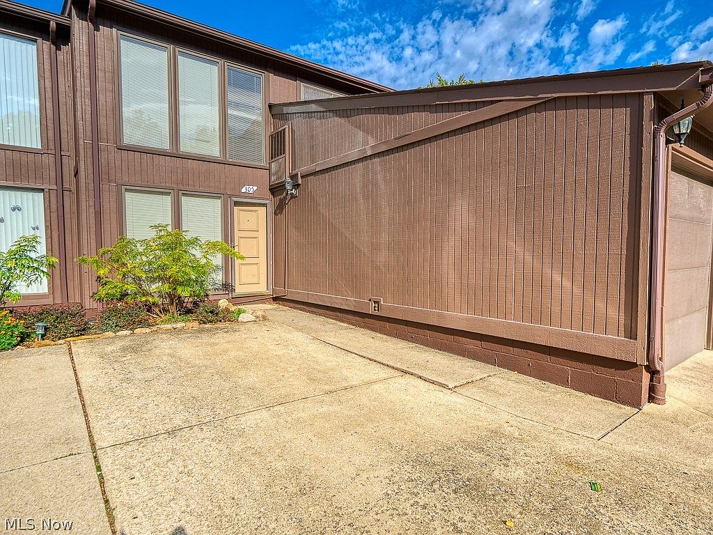 5580 Barton Rd UNIT 305, North Olmsted, OH 44070 Zillow