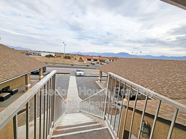 2321 E Calvada Blvd #6 — Photo 2