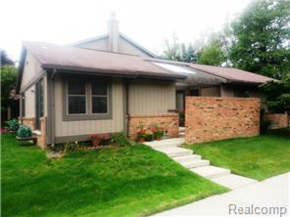 1st image of 12465 Woodgate Dr #42