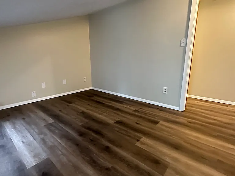 227 N Dicks St — Photo 7