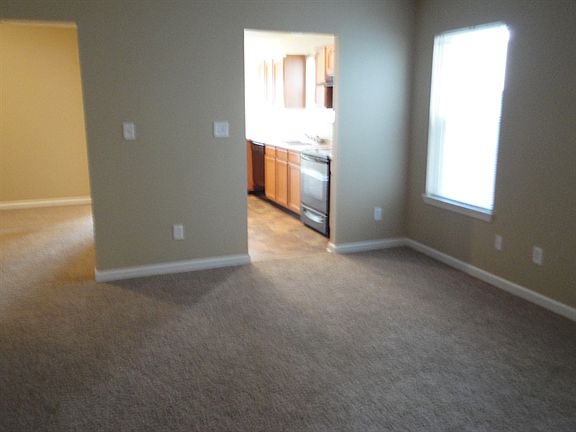 3rd image of 569 Shining Star Ln