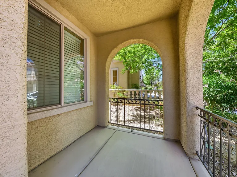 11825 Amistoso Ln — Photo 3