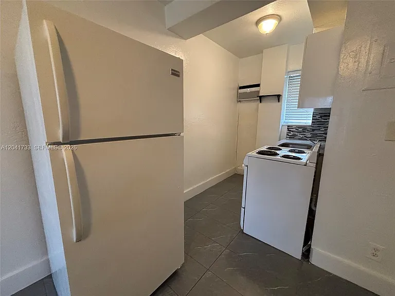 1843 Dewey St #110 — Photo 8