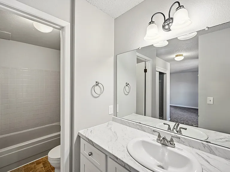 E 1st Dr — Photo 10
