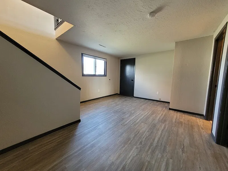 3 bed, 2.0 bath, 1404 sqft, $1,795 — Photo 2