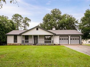 42 Summer Mist Ct, Stockbridge, GA 30281