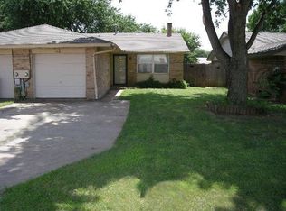 1110 Swan Lake Rd, Edmond, OK 73003