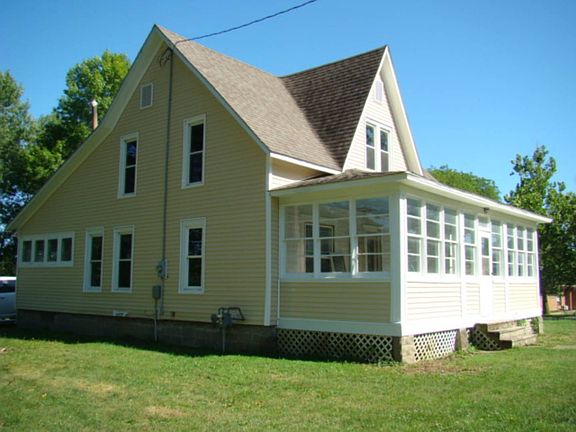 3rd image of 603 S West St