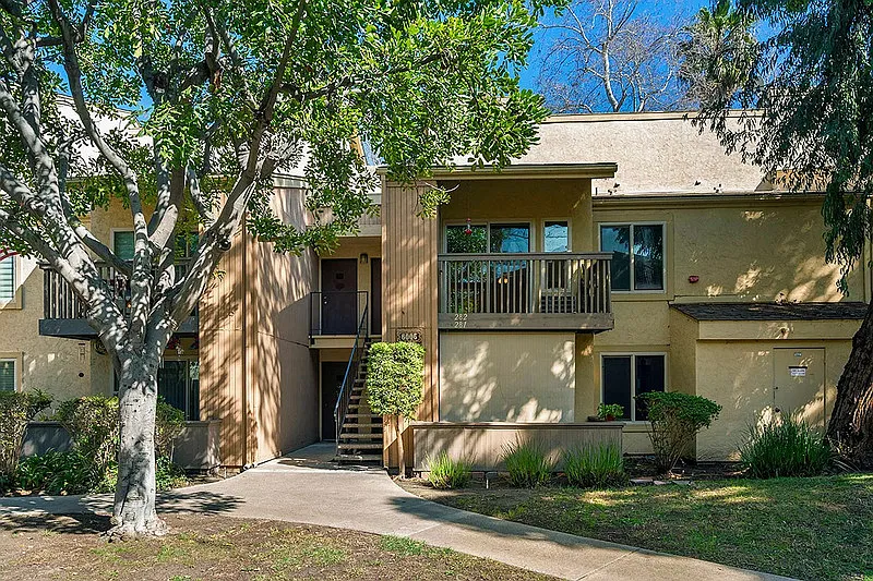1 bed, 1.0 bath, 604 sqft, $1,664 — Photo 3
