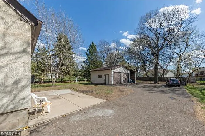 950 County Road D E — Photo 19
