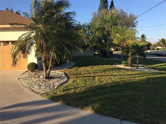 3rd image of 1012 SE 17th Pl