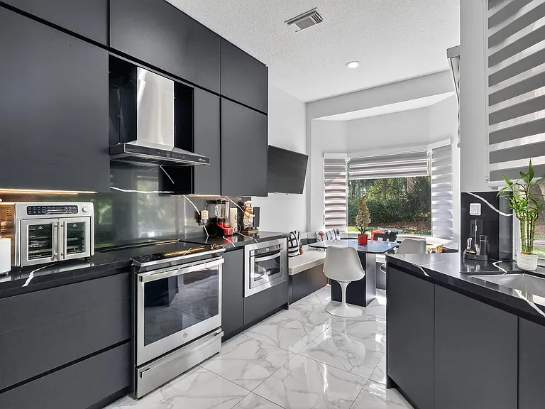 416 SW Horseshoe Bay — Photo 11