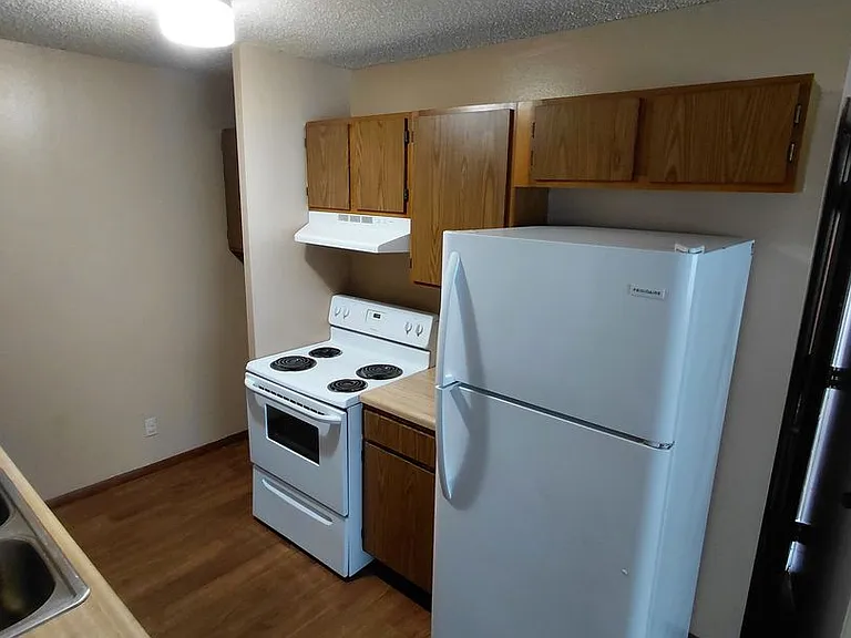 East Terrace Apts — Photo 10