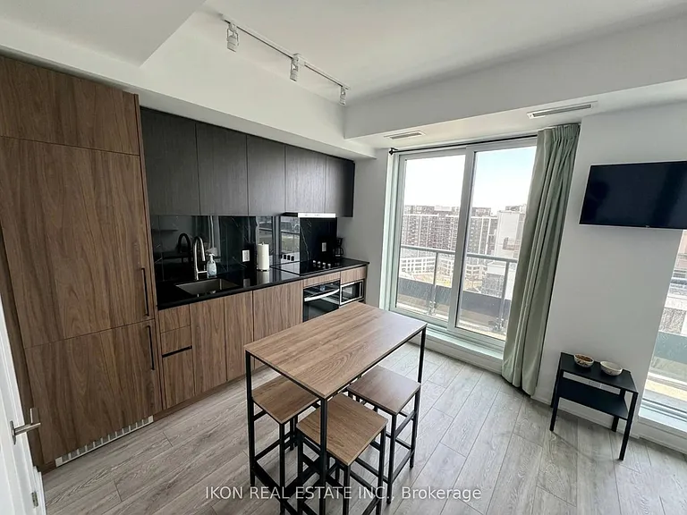 1100 Sheppard Ave W #Penthouse 07 — Photo 23