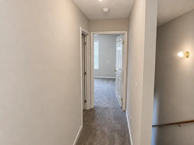 961 W Broad St — Photo 9
