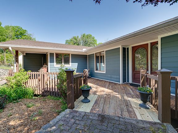 2nd image of 692 Tanglewood Dr