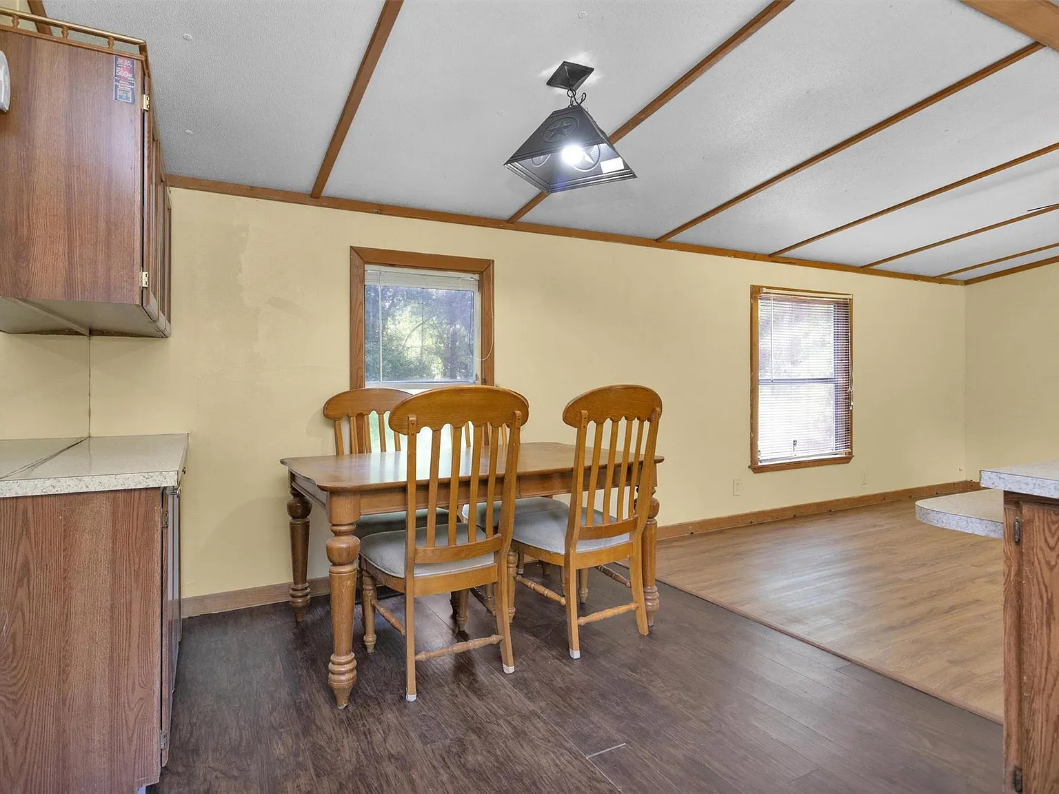 2 bed, 2.0 bath, 1056 sqft, $800 — Photo 3