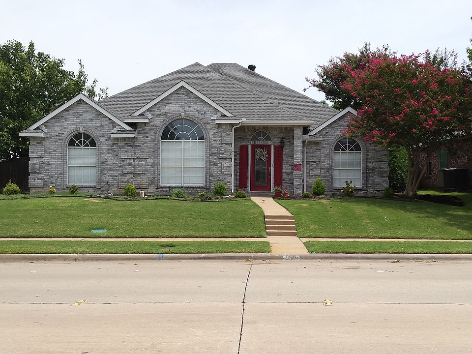 1st image of 3301 Columbus Dr