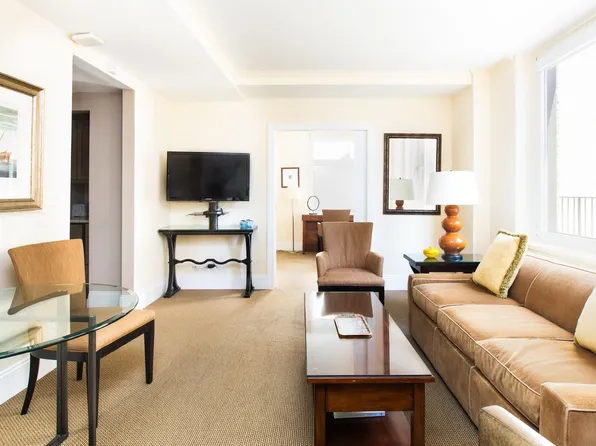 111 East 56th Street image 1 of 12