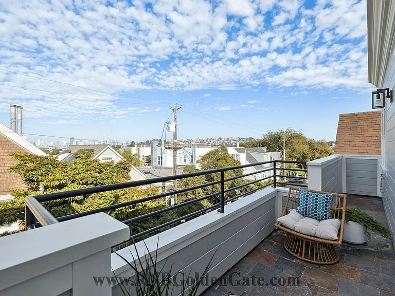 60 Bessie St #B — Photo 8