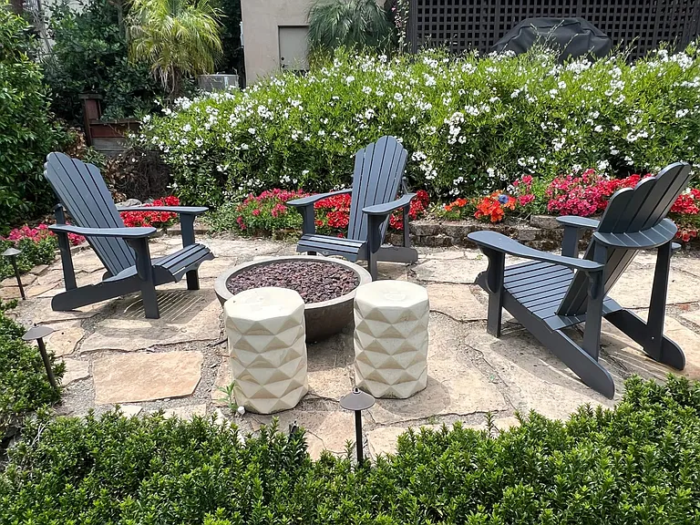 Garden sitting area with fire pit