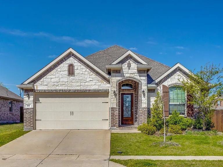 258 Churchill Dr — Photo 1