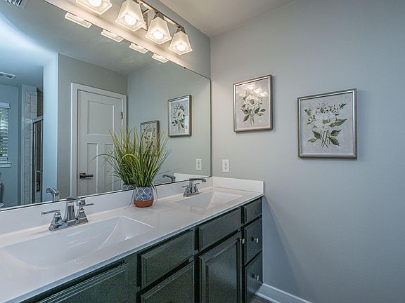 5th image of 109 Queen Palm Ct