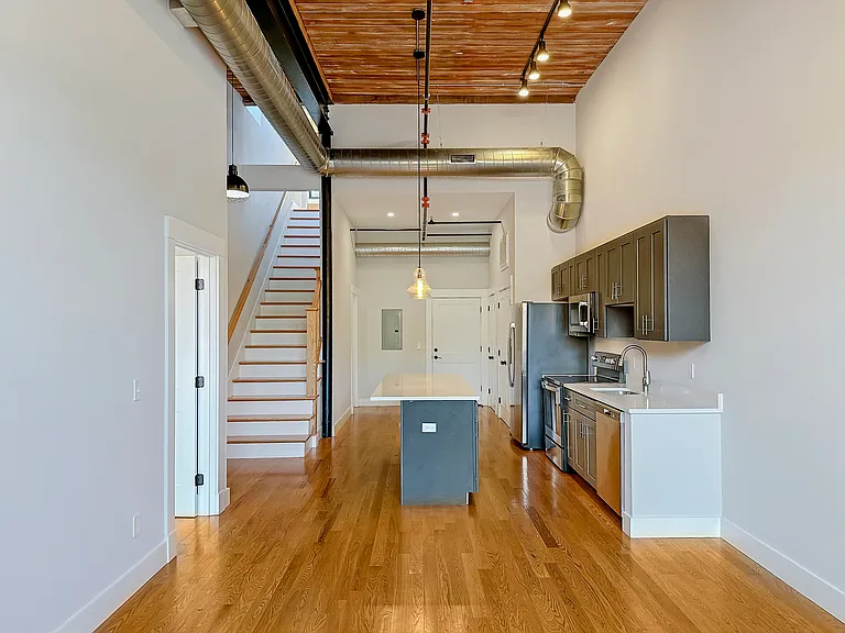 1665 Main Street — Photo 32