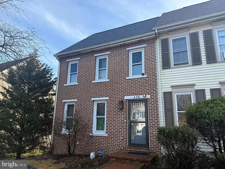 436 Hillside Ave — Photo 1