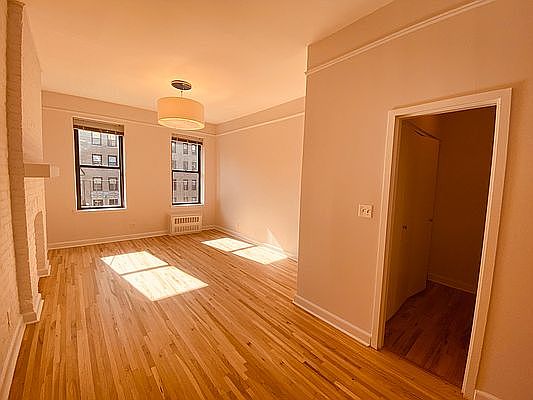 2nd image of 646 Amsterdam Ave #4E