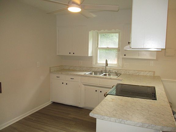 3rd image of 4140 Daniel Ct