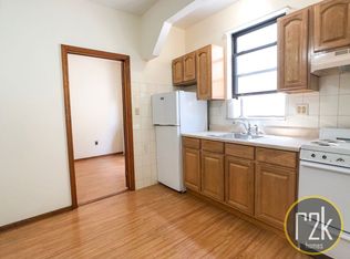 3139 34th St APT 2B, Astoria, NY 11106
