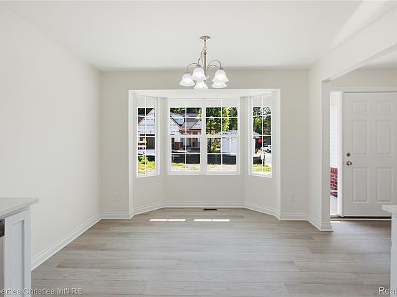 5th image of 817 Nelsons Ridge Dr