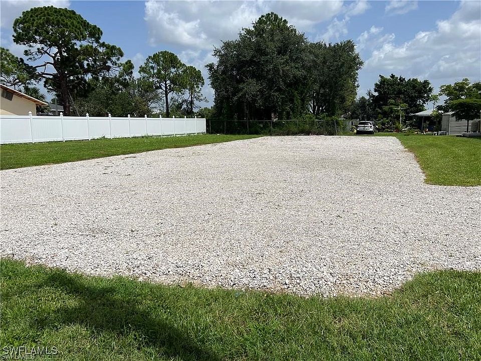 2nd image of 3728 Lee Blvd