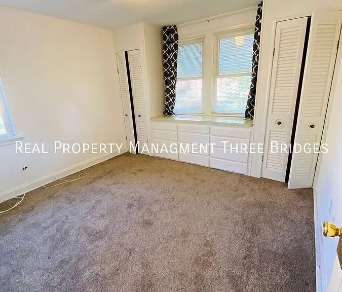 7061 Pernod Ave — Photo 10