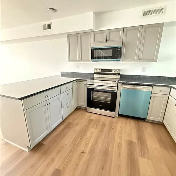 319 Main St #8 — Photo 2