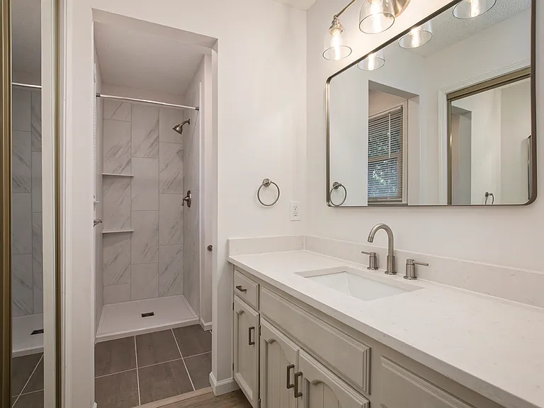 309 SE Brownfield Dr — Photo 12