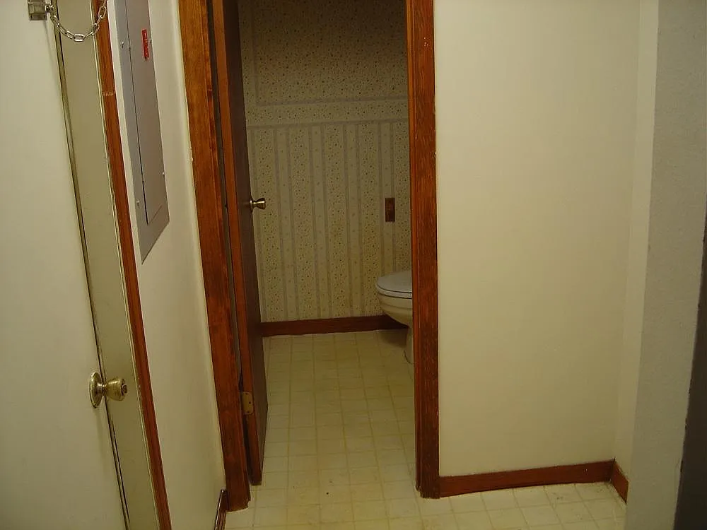 2 bed, 924 sqft, $1,300 — Photo 3