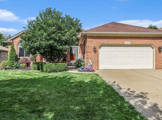 46613 Old Oak Ln, Macomb, MI 48042