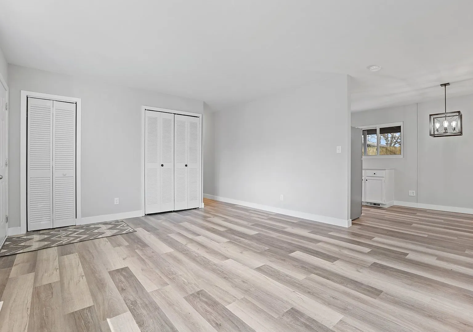 Welcome to your charming new home at 5322 Newport Rd Dr! — Photo 4
