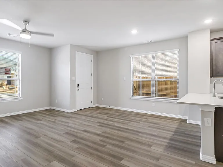 6717 Glimfeather Dr — Photo 11