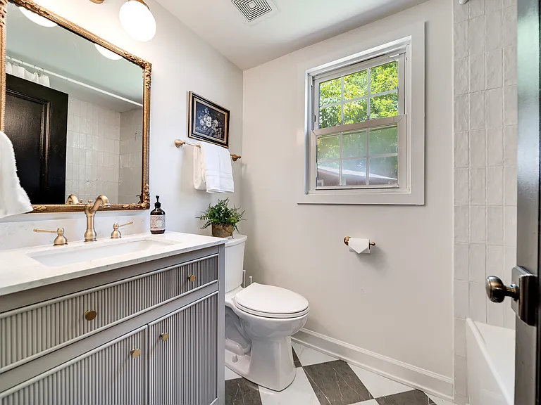 Harpeth Dr — Photo 22
