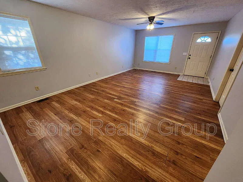 3 bed, 2.0 bath, $1,500 — Photo 3