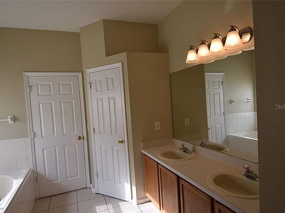 5th image of 325 Alegriano Ct