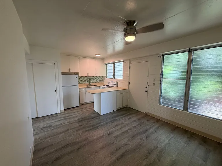 1621 Anapuni St — Photo 1